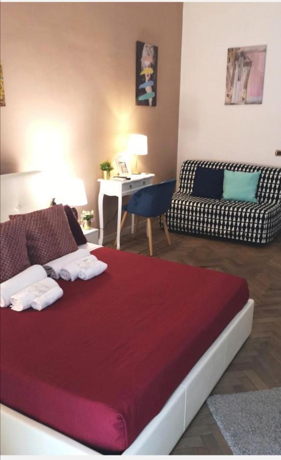 Domus Luigi Leone Bed and Breakfast Napels Buitenkant foto