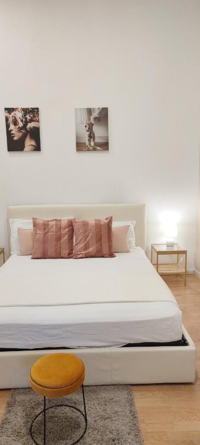 Domus Luigi Leone Bed and Breakfast Napels Buitenkant foto