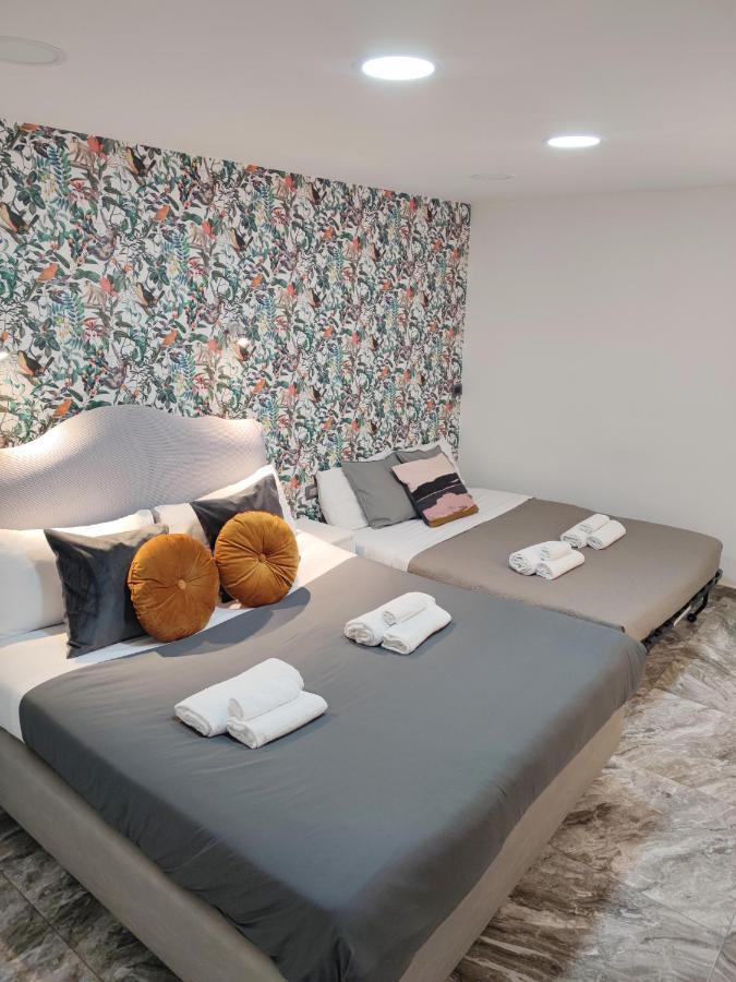 Domus Luigi Leone Bed and Breakfast Napels Buitenkant foto