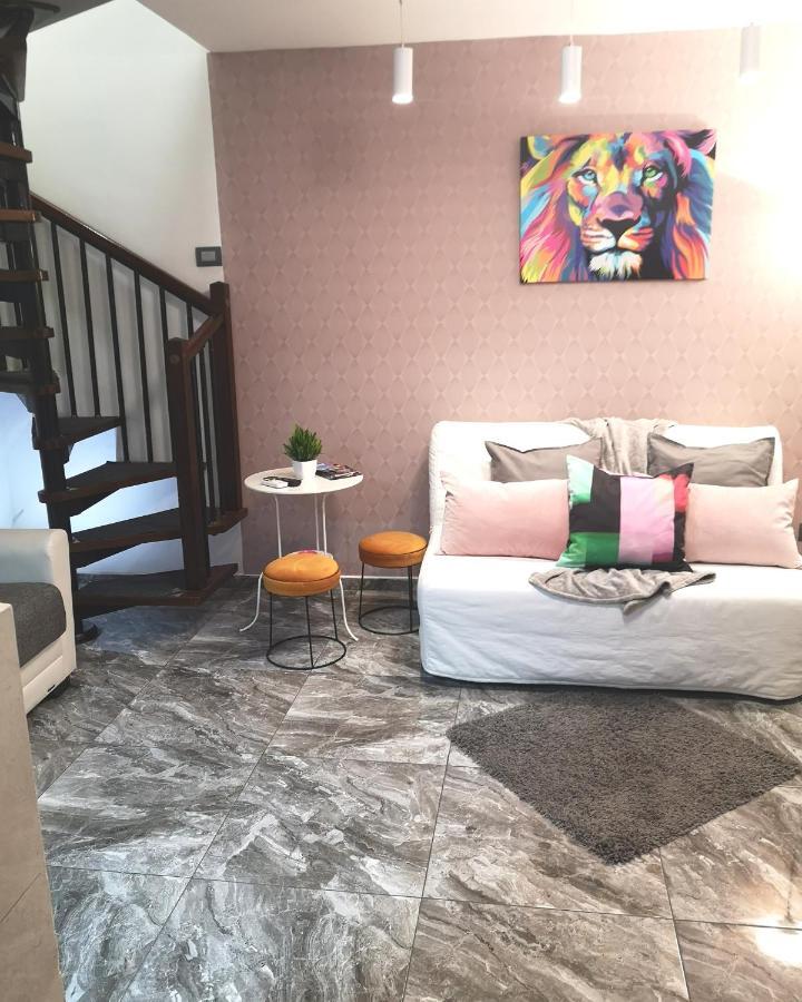 Domus Luigi Leone Bed and Breakfast Napels Buitenkant foto