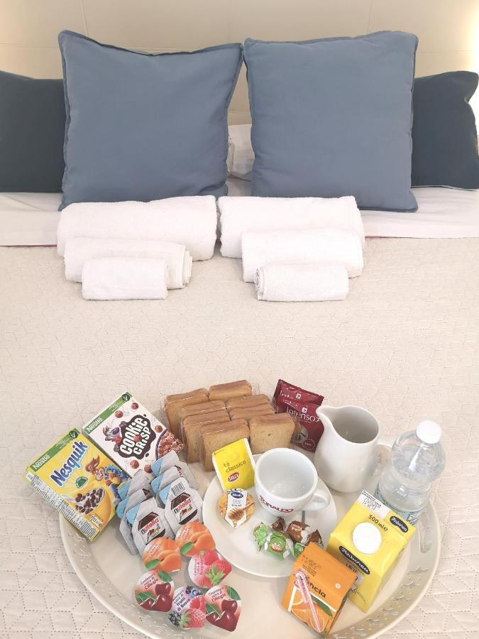 Domus Luigi Leone Bed and Breakfast Napels Buitenkant foto