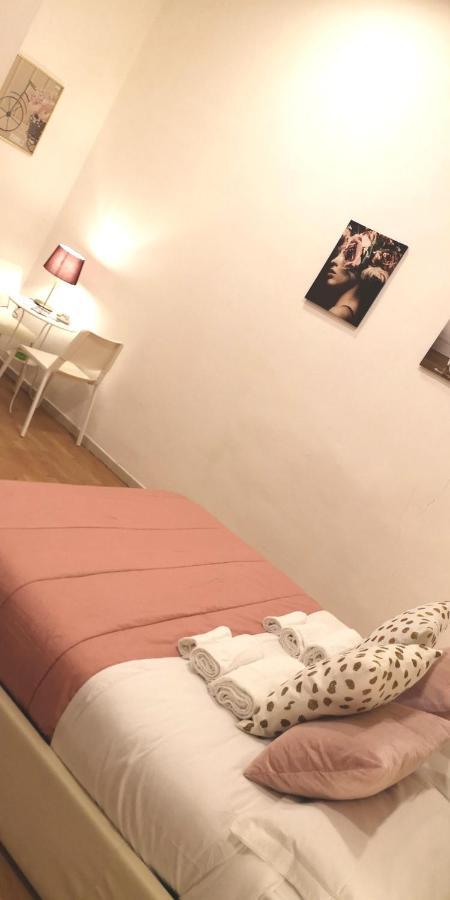 Domus Luigi Leone Bed and Breakfast Napels Buitenkant foto
